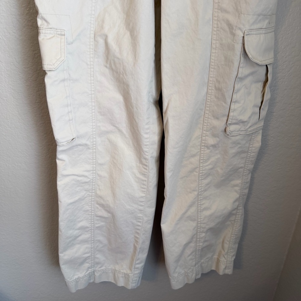 Abercrombie & Fitch Women’s Curve Love Relaxed Cargo Cream Pants, Size 28 Long - Picture 4 of 8